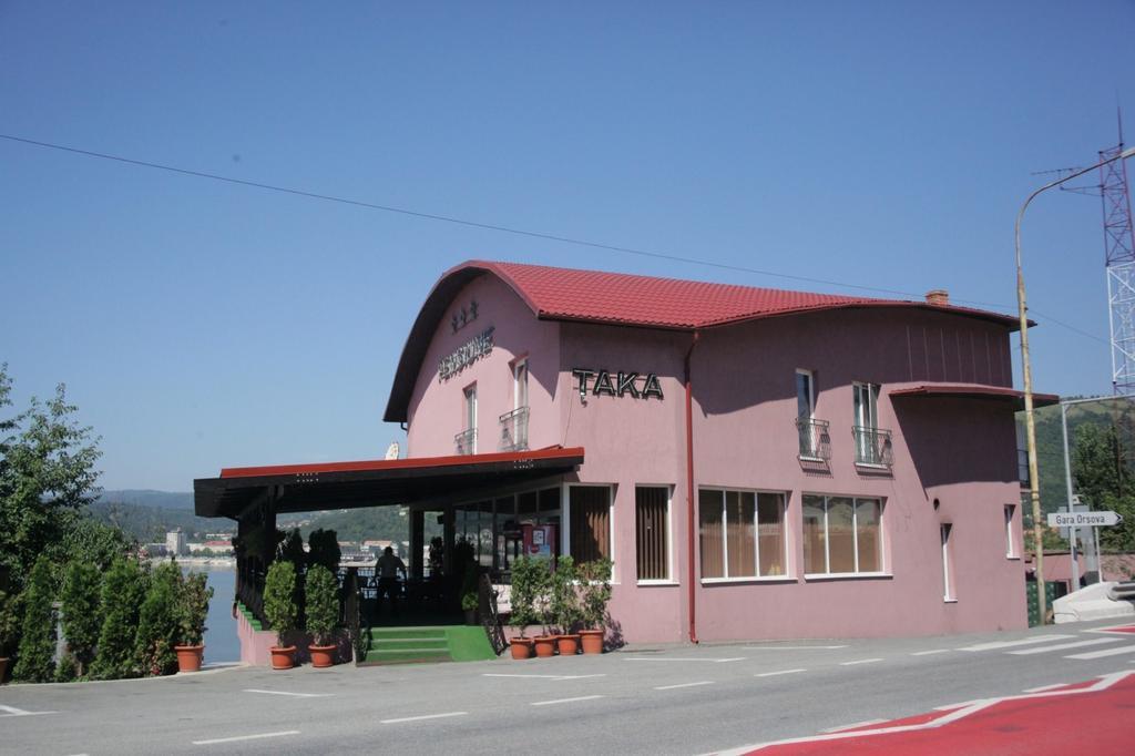 Pensiunea Taka Orşova Exteriör bild
